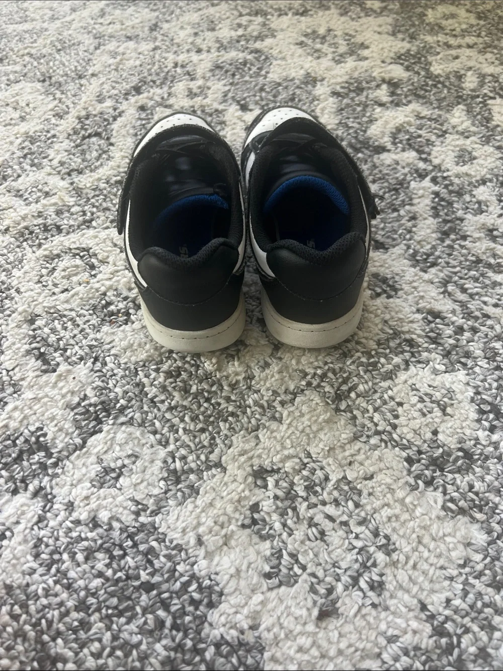 Skechers stylish black